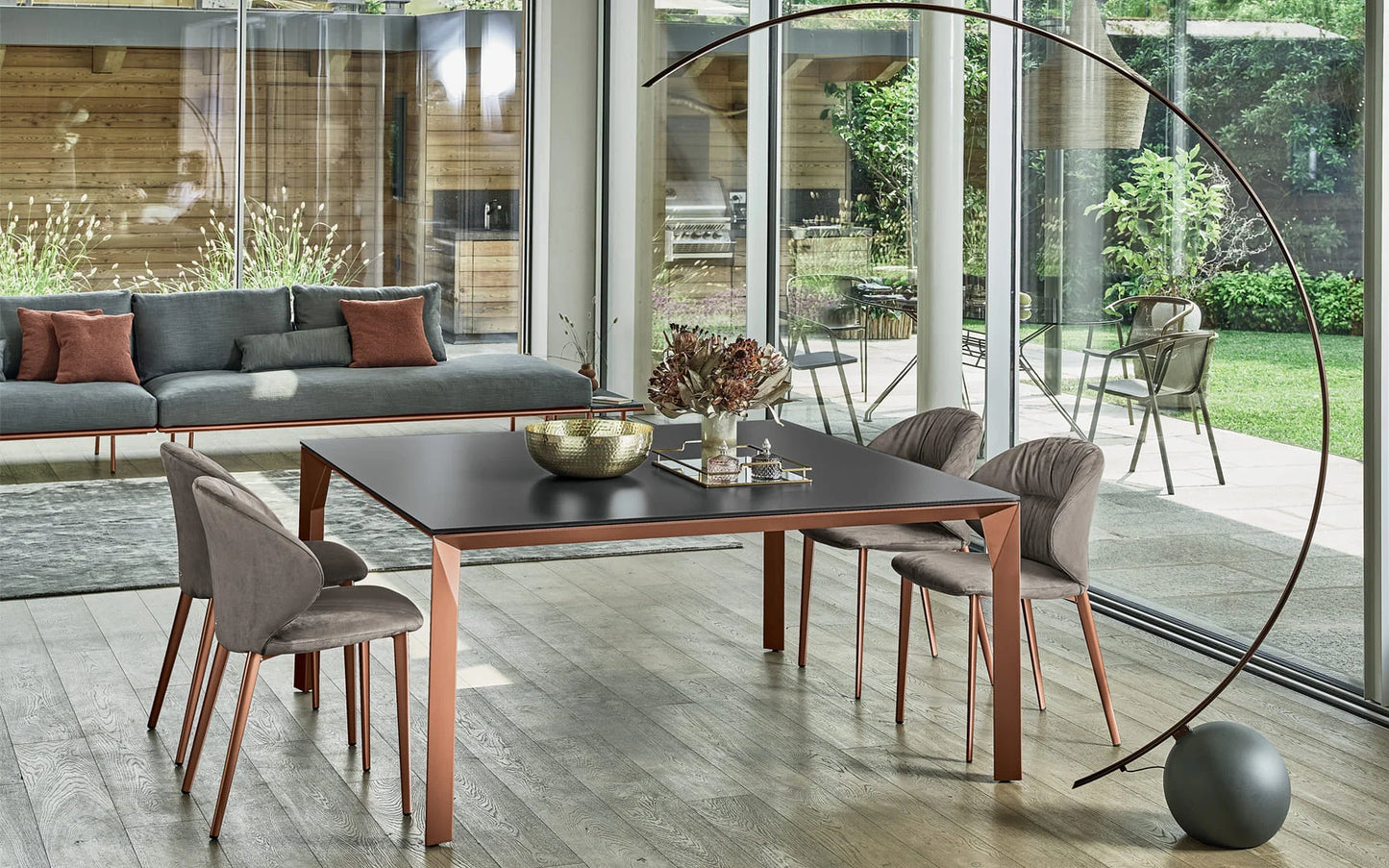 Table Mirage