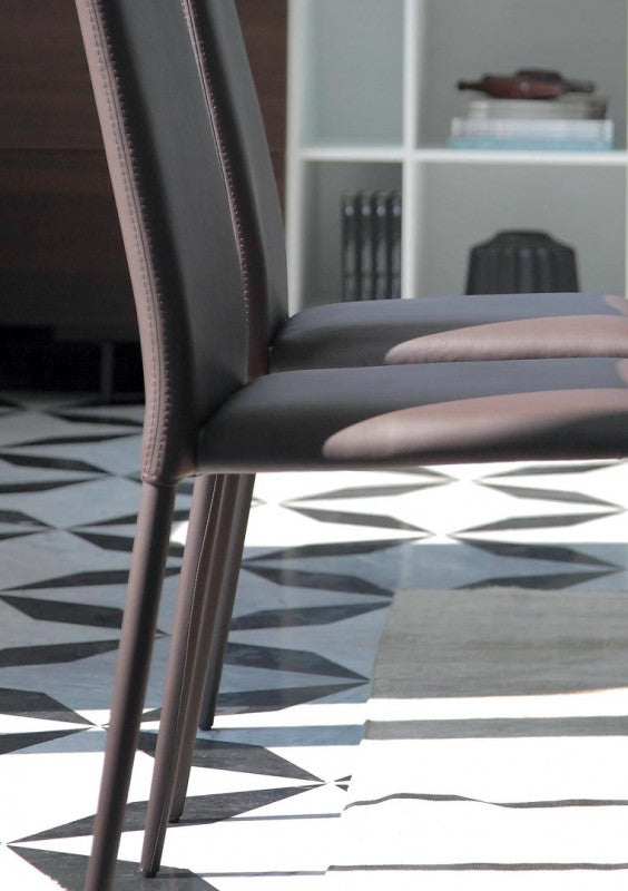 Table Artistico et ses 6 Chaises Malik