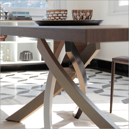 Table Artistico et ses 6 Chaises Malik